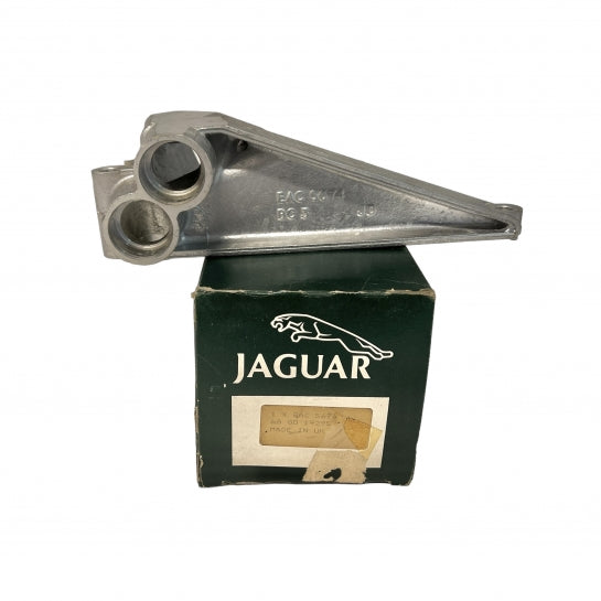 Jaguar Land Rover Part EAC5674