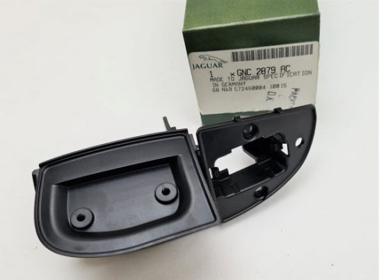 Jaguar Land Rover Part GNC2879AC