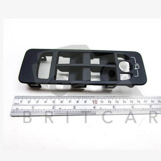 Jaguar Land Rover Part LR075870