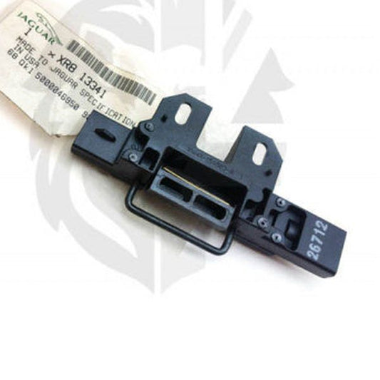Jaguar Land Rover Part XR813341