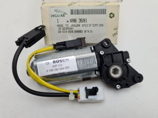 Jaguar Land Rover Part XR83591